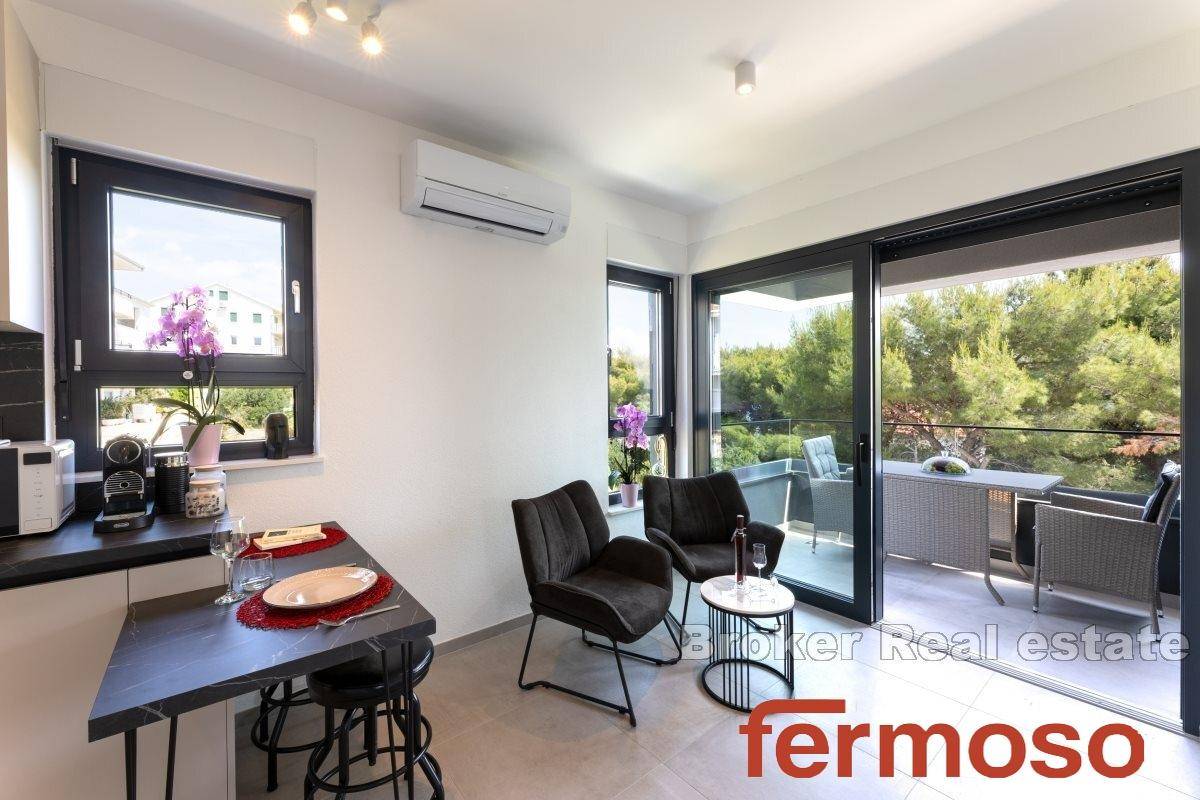 013-2047-17-Trogir-Luxurious-villa-with-three-residental-units-for-sale