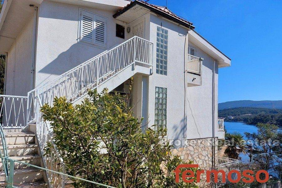 2029-31-004-2029-31-island-hvar-seafront-apartment-house-for-sale