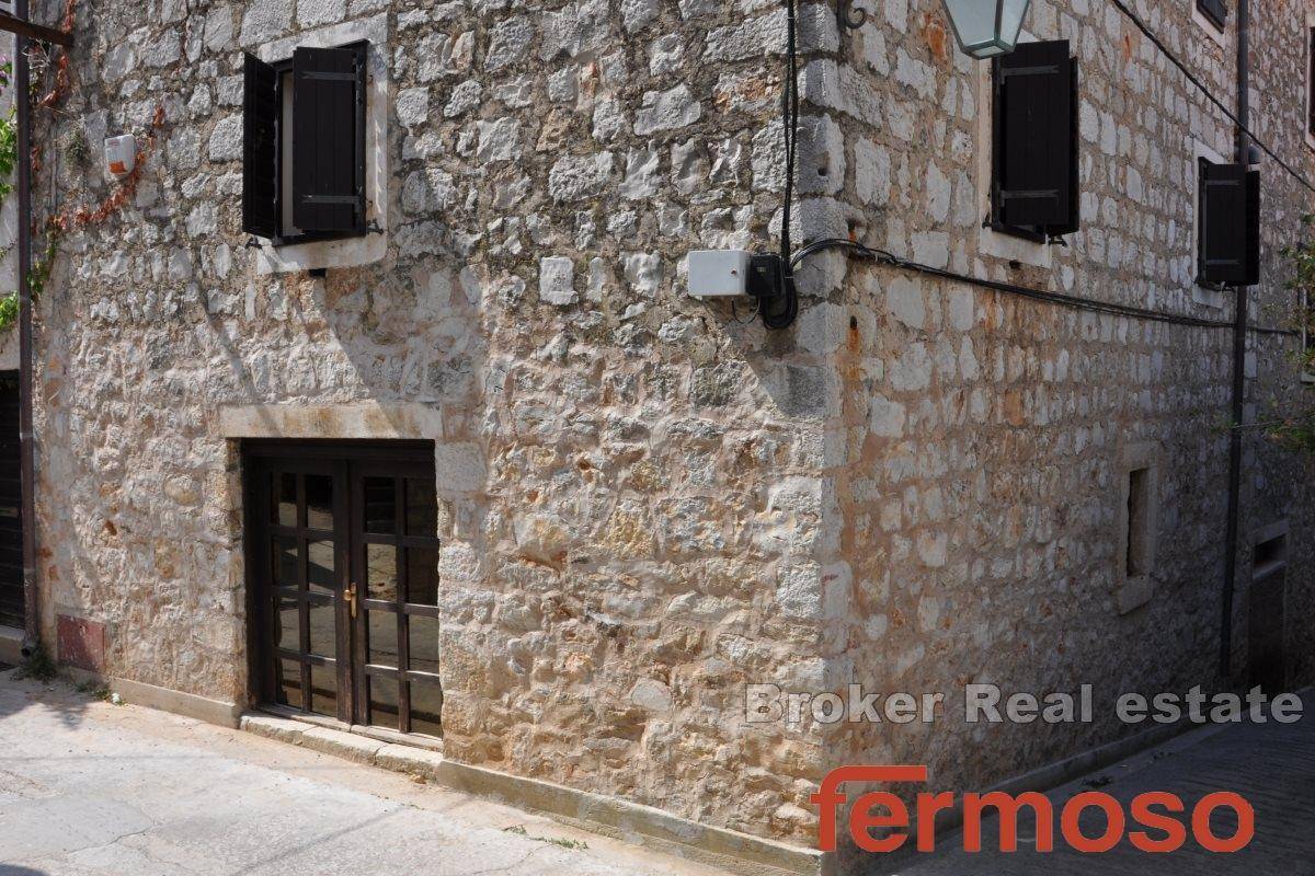 010-5309-30-Hvar-Dalmatian-stone-house-for-sale-1