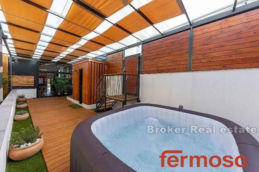 2031-99-018-2031-99-Ciovo-apartment-with-pool-for-sale