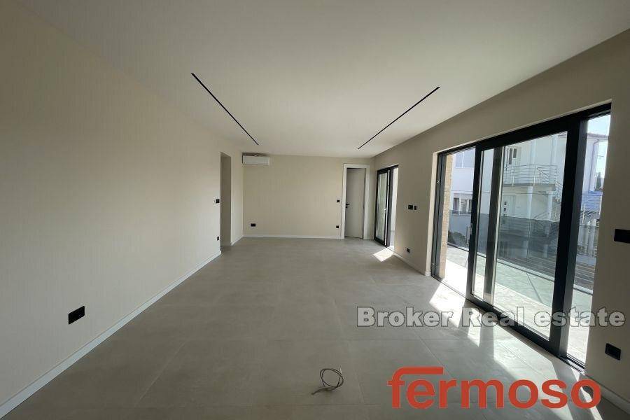 2035-116-004-2035-116-Trogir-house-with-pool-for-sale