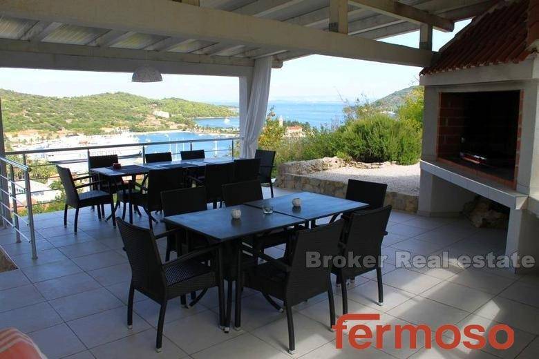 2016-208-004-2016-208-island-vis-luxury-villa-for-sale