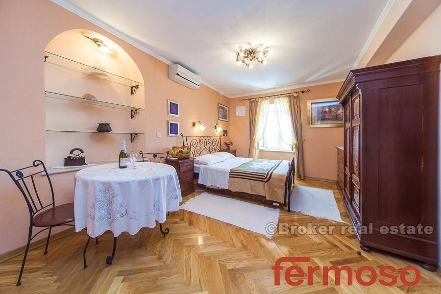 4813-30-04-4813-30-Dubrovnik-house-stone-for-sale