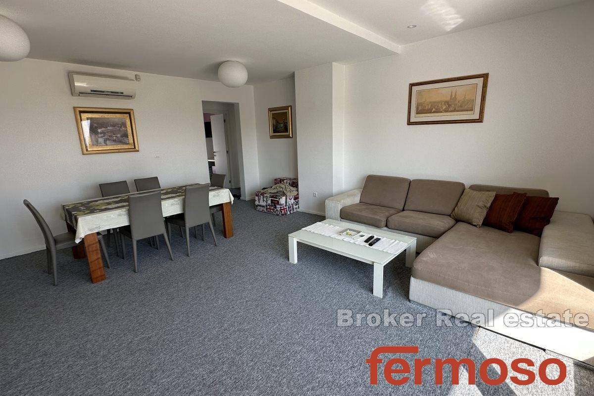 002-2045-27-Split-Dragovode-Spacious-penthouse-with-a-sea-view-for-sale