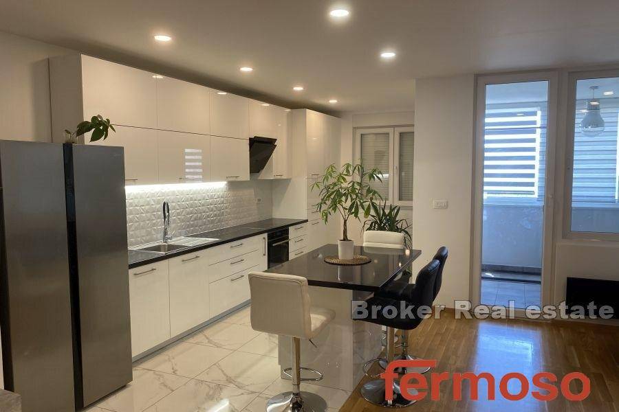 2037-43-006-2037-43-Split-modern-two-bedroom-apartment-for-sale