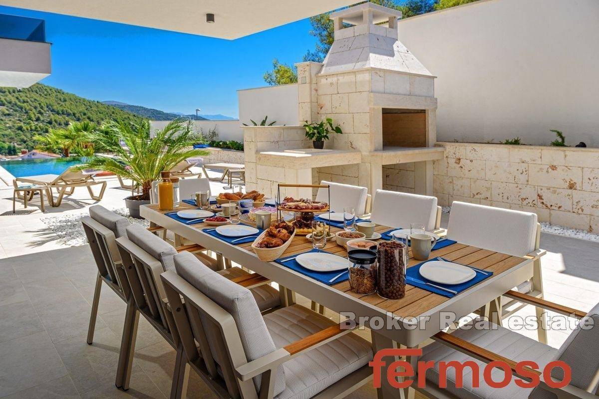 002-2021-385-trogir-luxury-villa-with-sea-view-for-sale