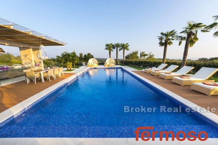 2040-22-003-2040-22-Pag-luxury-villa-with-pool-and-sea-view-for-sale