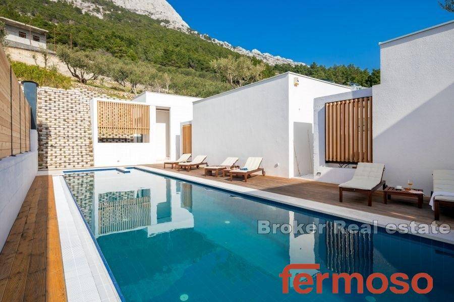 2030-47-002-2030-47-Omis-Villa-with-open-sea-view-for-sale