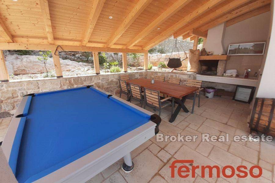 2016-570-011-2016-570_-hvar-stone-villa-for-sale3