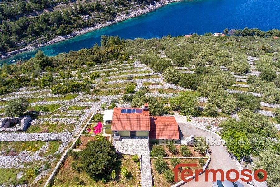 2026-74-003-2026-74-Korcula-house-with-olive-grove-in-an-exceptional-location-for-sale