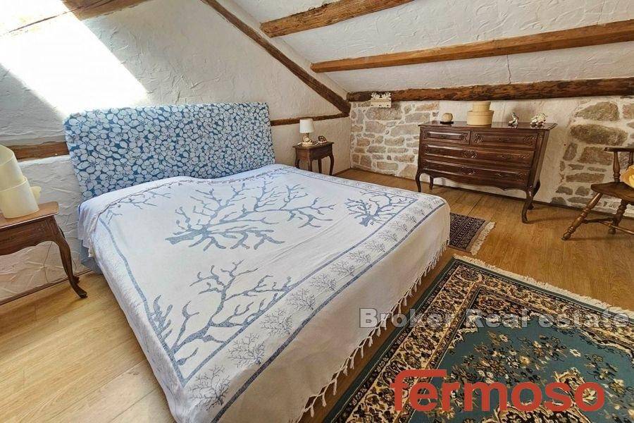 1014-22-012-1014-22-Porec-stone-house-for-sale