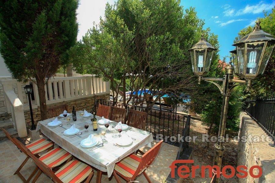 2013-77-07-2013-77-Korcula-villa-seafront-for-sale