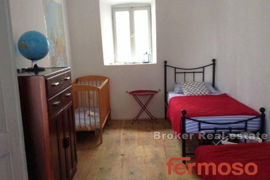 4614-30-007-4614-30-Peljesac-house-for-renovation-for-sale