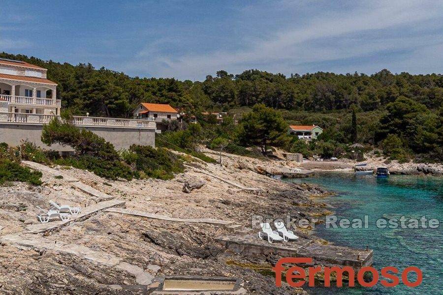 2013-135-05-2013-135-Korcula-villa-first-row-for-sale2