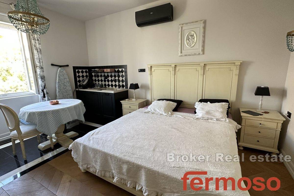 009-2045-02-Split-Bacvice-Exclusive-four-bedroom-apartment-for-sale