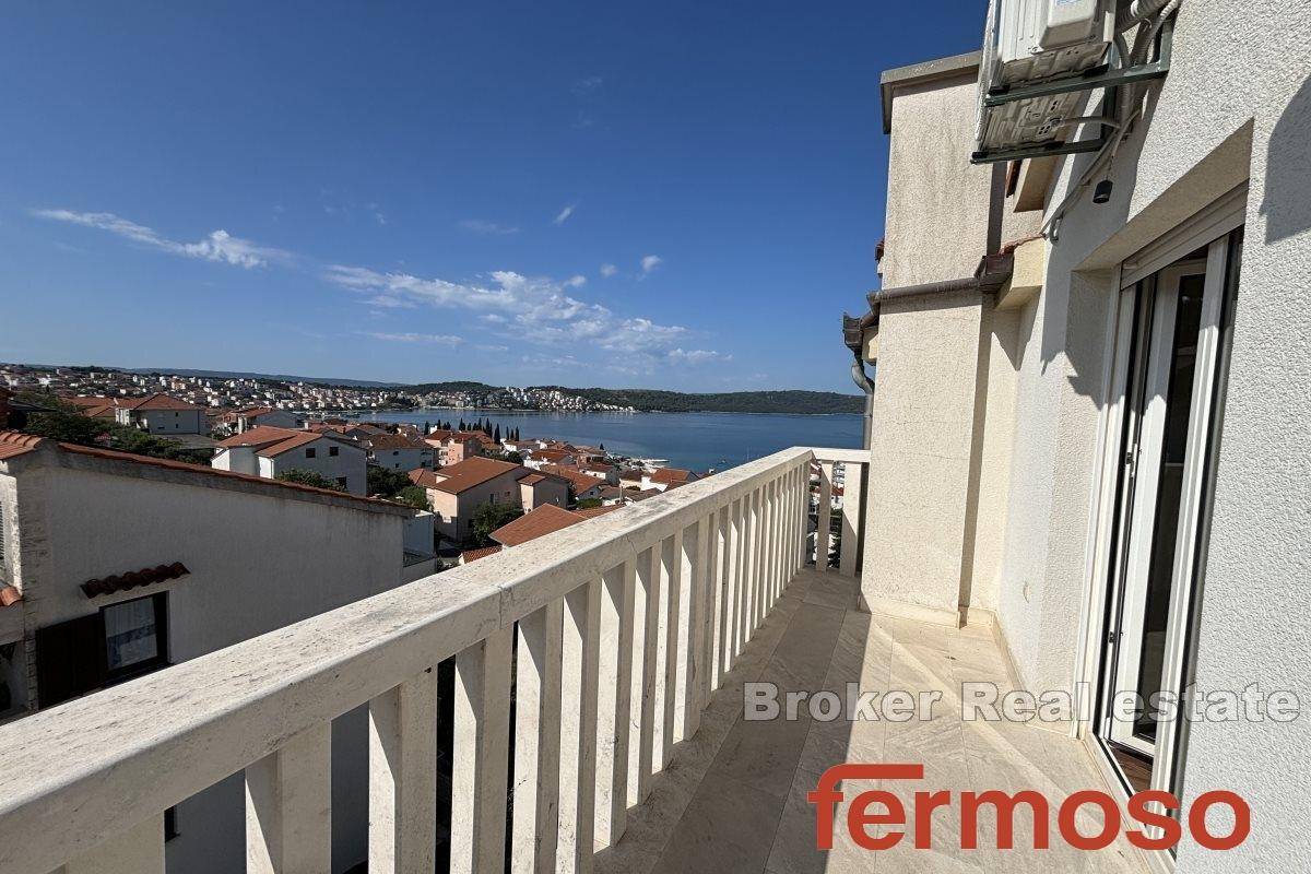 018-2035-152-Ciovo-Three-bedroom-apartment-with-a-sea-view-for-sale