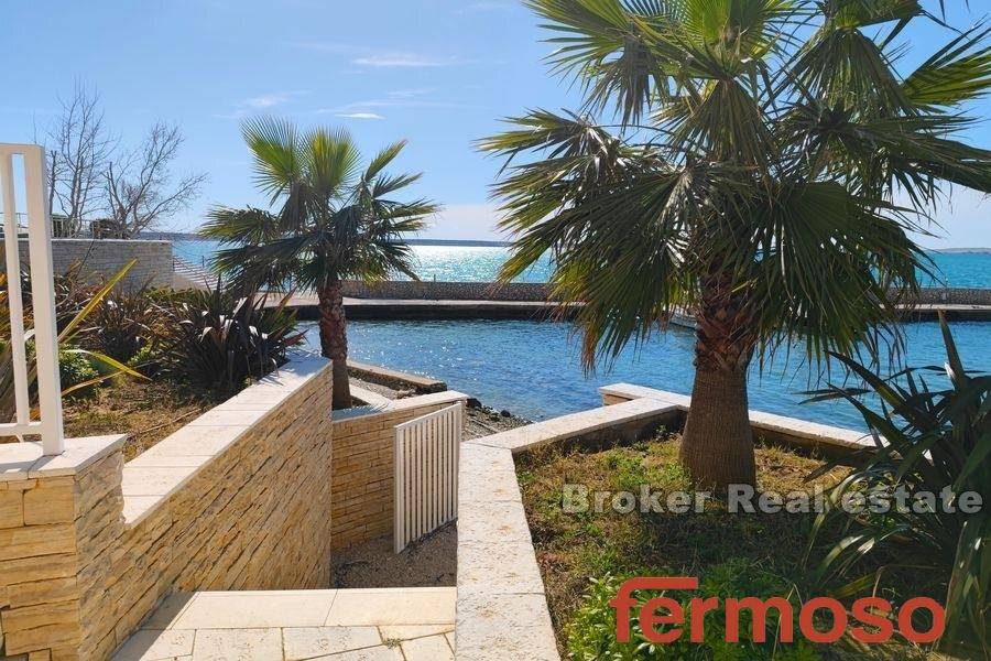 013-2021-259-Zadar-area-house-sea-front-for-sale