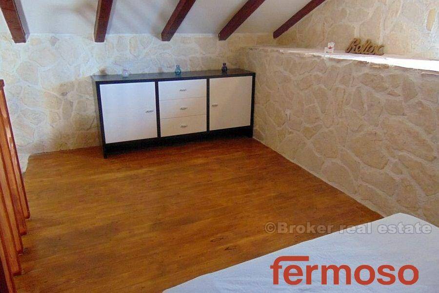 2021-112-09-2021-112-Drvenik-House-For-Sale