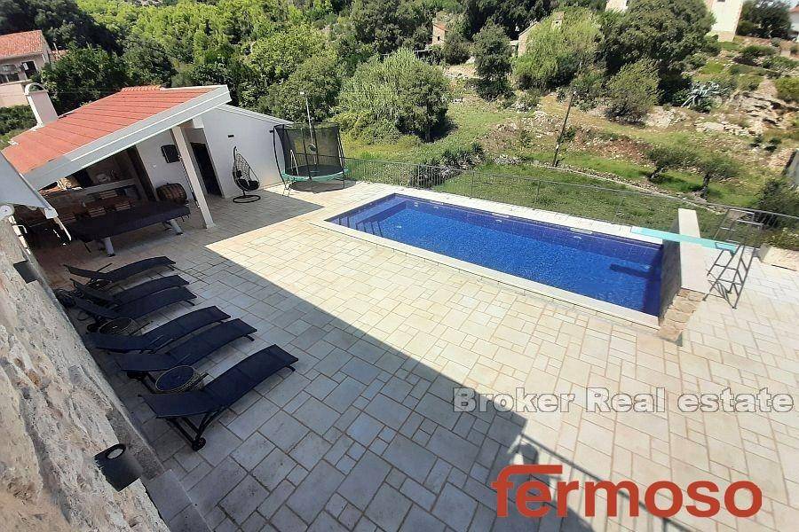 2016-570-009-2016-570_-hvar-stone-villa-for-sale3