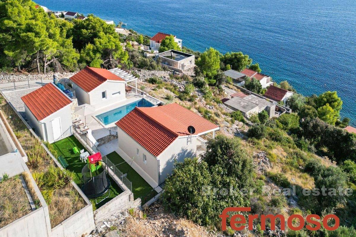 002-2038-78-rogoznica-two-houses-with-sea-view-for-sale