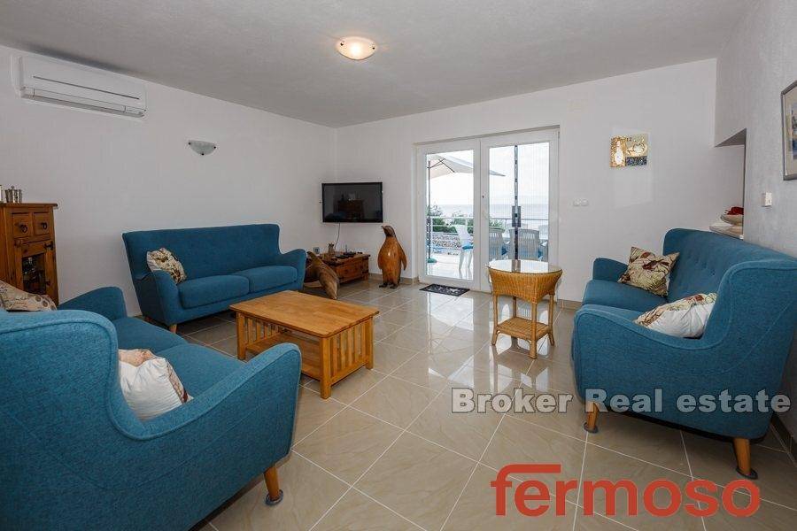 2011-50-007-2011-50-Brac-villa-seafront-for-sale