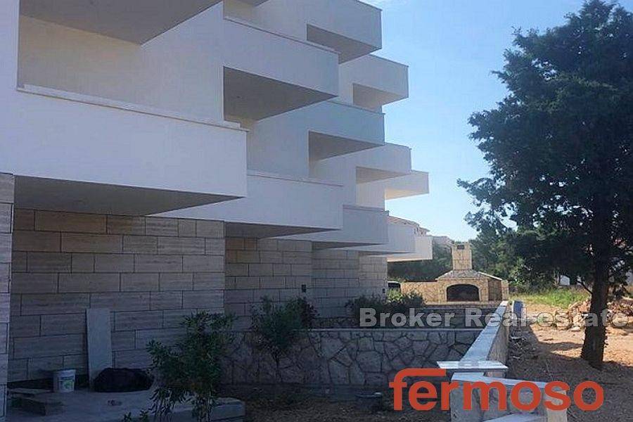 1012-05-006-1012-05-island-of-Pag-three-storey-apartment-for-sale