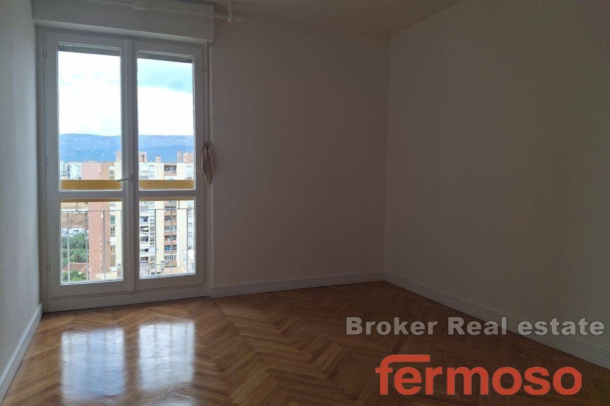 004-2031-129-Split-Split-3-Two-bedroom-apartment-with-a-sea-view-for-sale