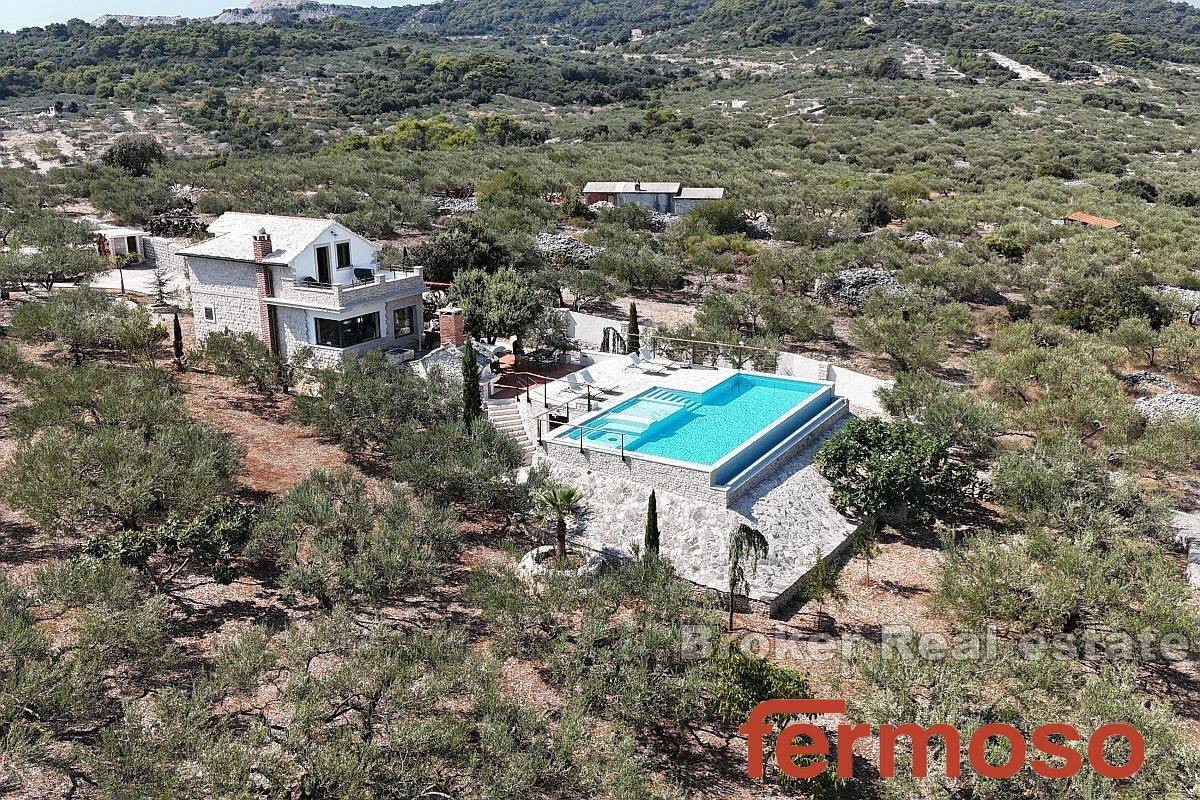 018-2046-18-Brac-Two-storey-house-with-pool-and-a-sea-view-for-sale