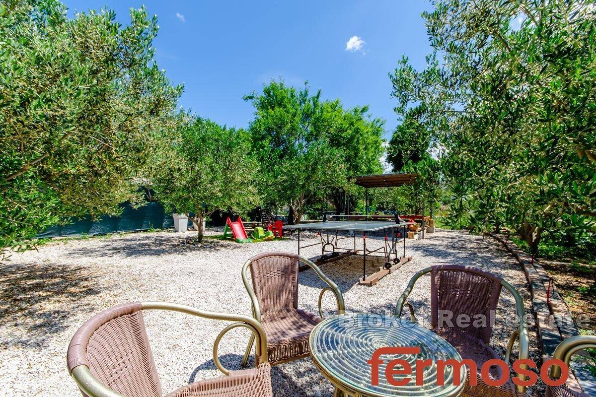 12-2013-182-Brac-stone-villa-swimming-pool-for-sale-1