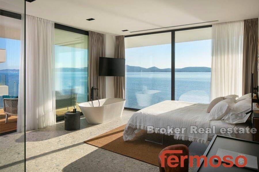 2021-362-008-2021-362-near-zadar-luxury-villa-first-row-to-the-sea-for-sale