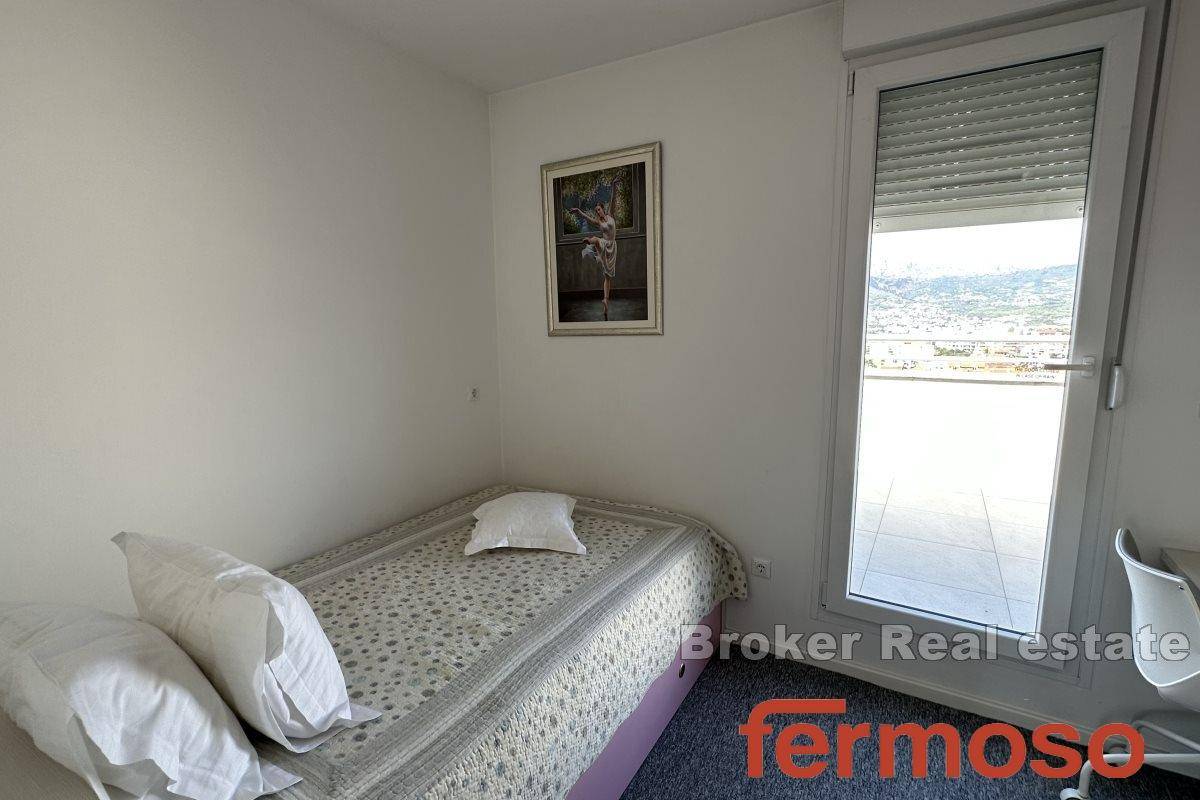 010-2045-27-Split-Dragovode-Spacious-penthouse-with-a-sea-view-for-sale