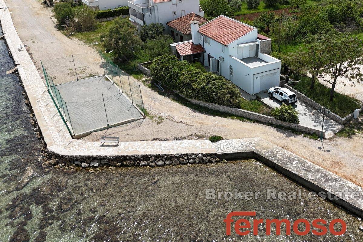 017-2044-01-Island-of-Pasman-House-with-an-open-sea-view-for-sale