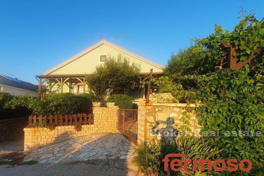 2120-01-002-2120-01-near-zadar-house-with-garden-for-sale