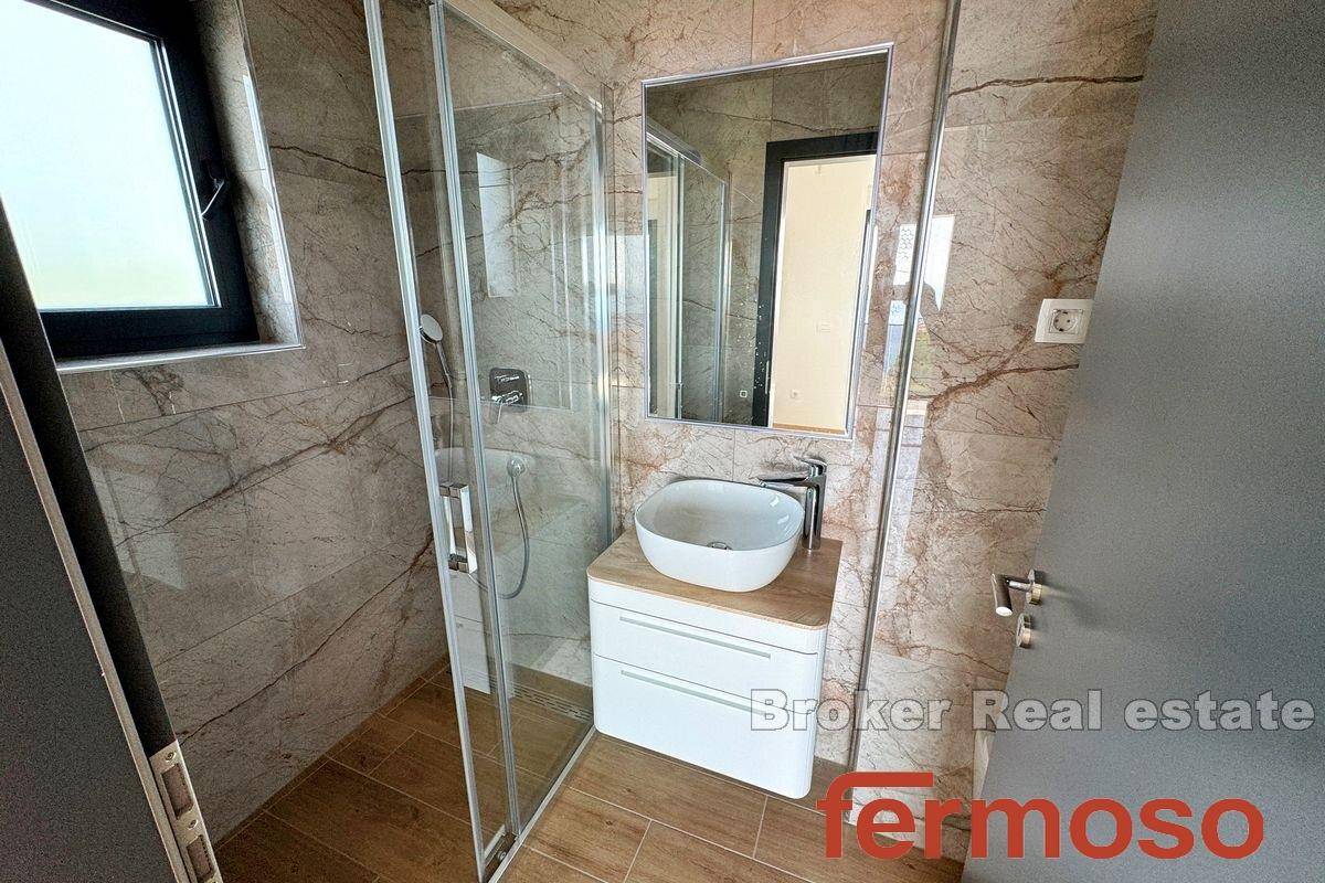 010-2022-415-rogoznica-two-bedroom-apartment-for-sale