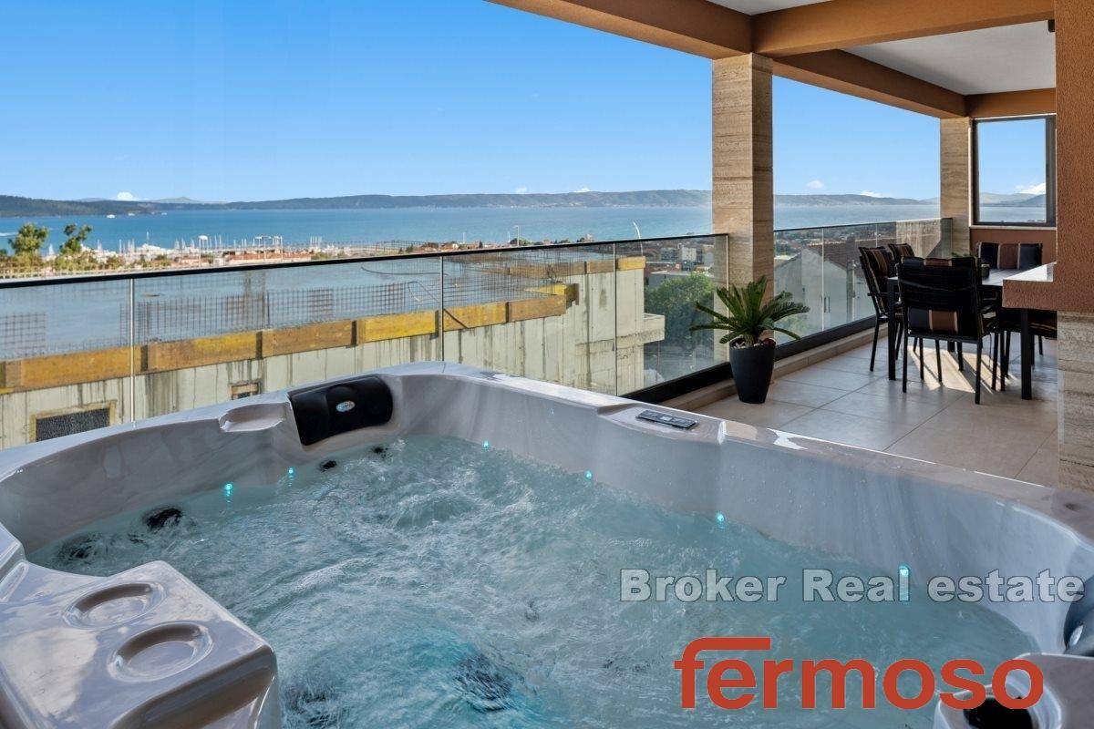 008-2022-418-Kastela-Luxury-penthouse-with-a-panoramic-view-of-the-sea-for-sale