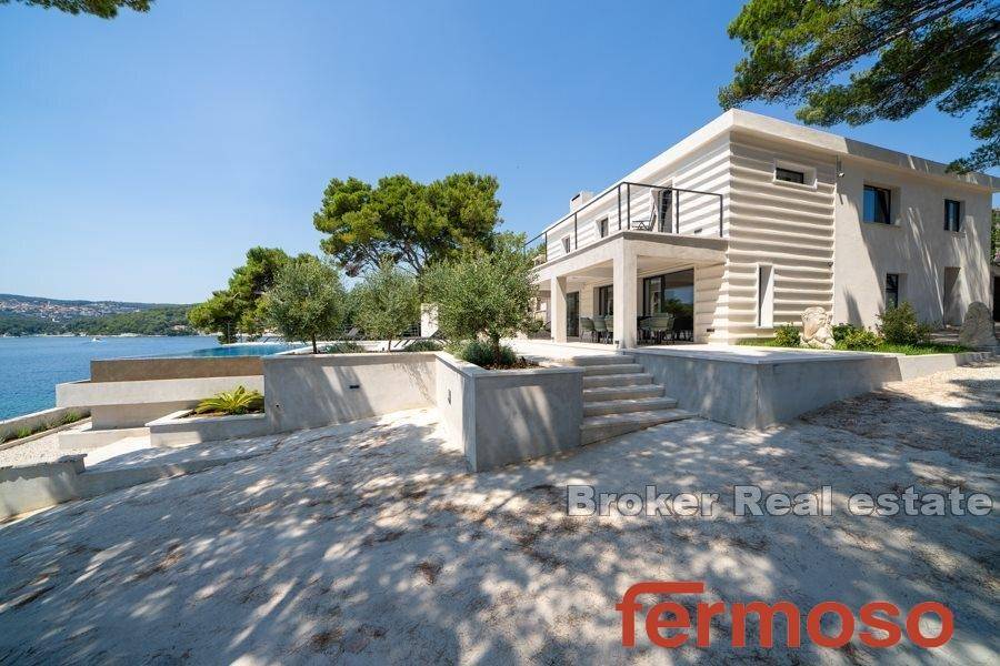 2013-68-08-2013-68-Brac-villa-first-row-for-sale