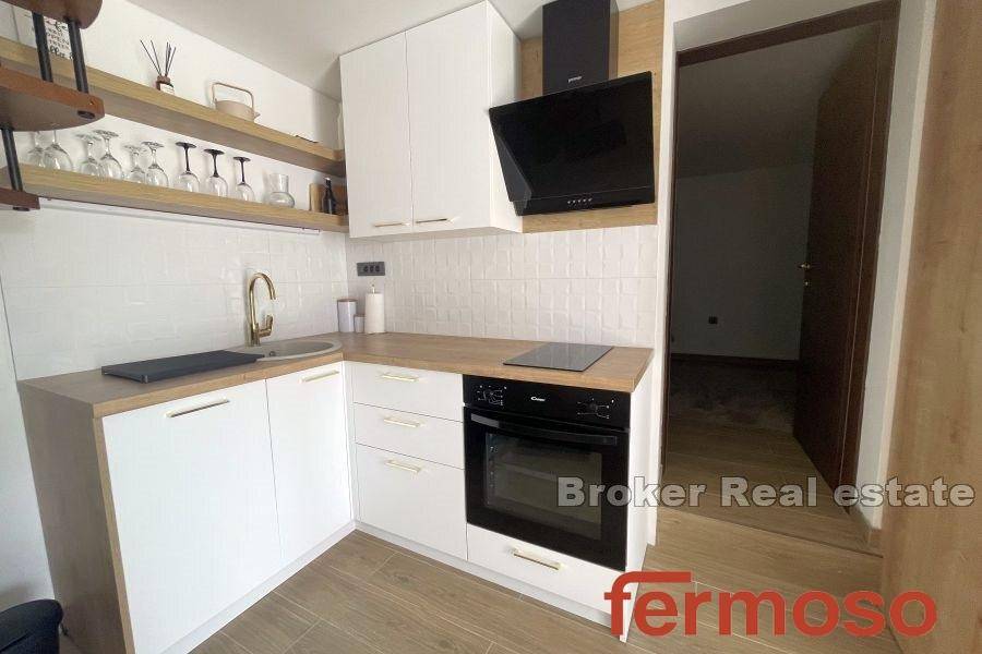 2030-56-004-2030-56-Vodice-Renovated-apartment-in-a-great-location-for-sale