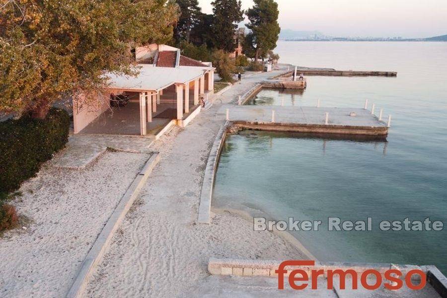 5134-30-004-5134-30-Kastela-Hotel-in-the-first-row-to-the-sea-for-sale