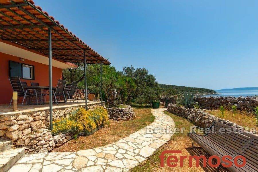 2021-370-003-2021-370-trogir-house-first-row-to-the-sea-for-sale