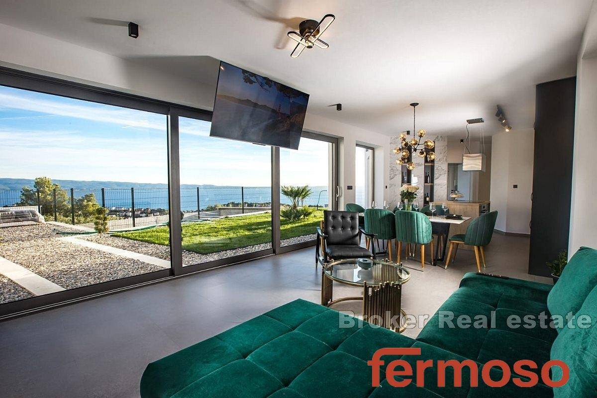 005-5310-30-Split-Area-Detached-house-with-panoramic-sea-view-for-sale