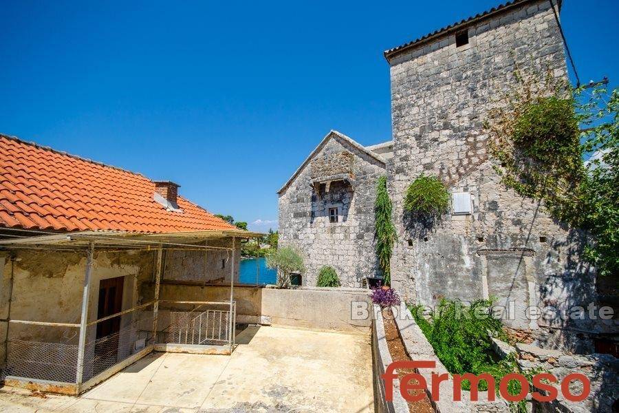 2011-101-06-2011-101-Brac-stone-house-seafront-for-sale