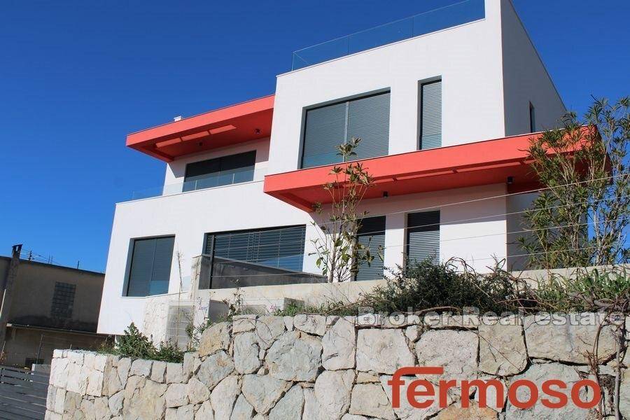 2031-22-02-2031-22-Split-area-villa-with-poll-and-sea-view-for-sale