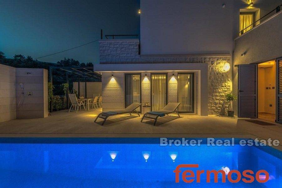 2021-173-018-2021-173-island-brac-villa-with-pool-for-sale