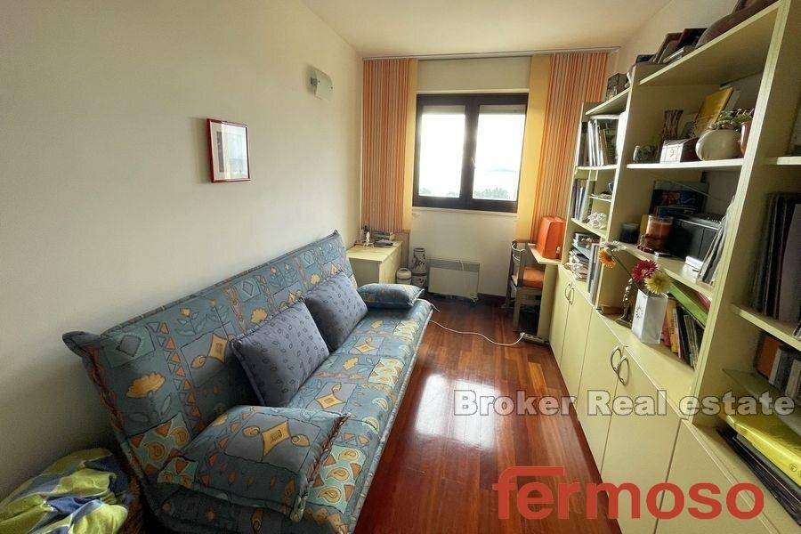 2036-56-004-2036-56-split-meje-three-room-apartment-for-sale