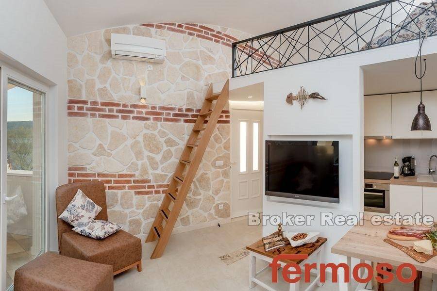 2030-43-007-2030-43-Trogir-house-with-sea-view-for-sale