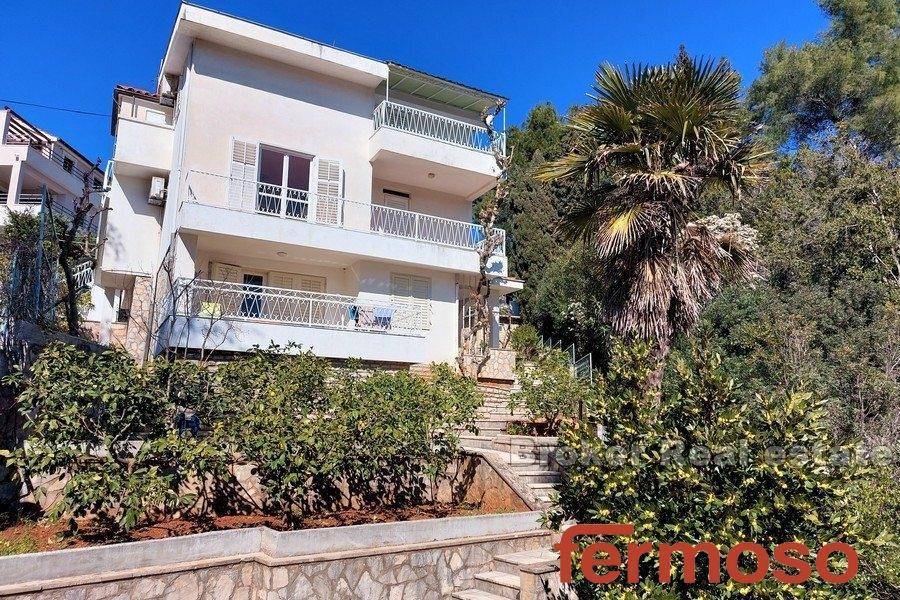 2029-31-003-2029-31-island-hvar-seafront-apartment-house-for-sale