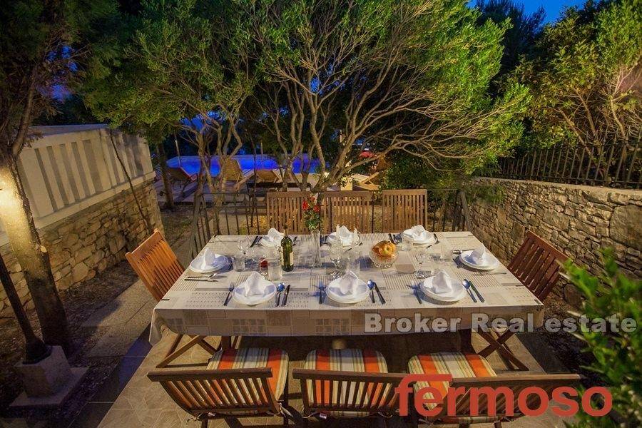 2013-77-09-2013-77-Korcula-villa-seafront-for-sale