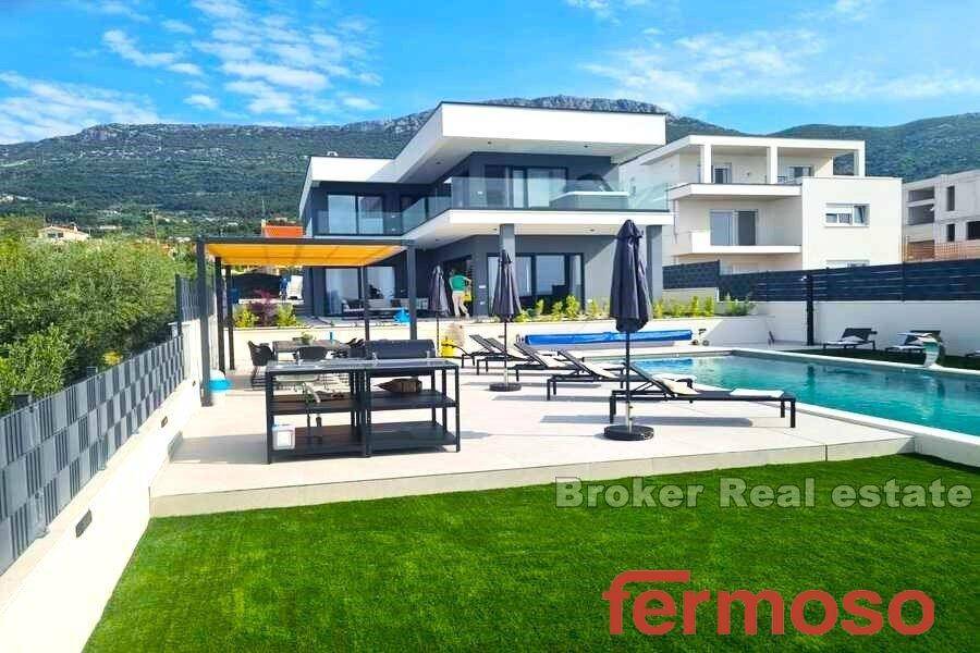 2021-301-014-2021-301-Kastela-modern-villa-with-pool-for-sale