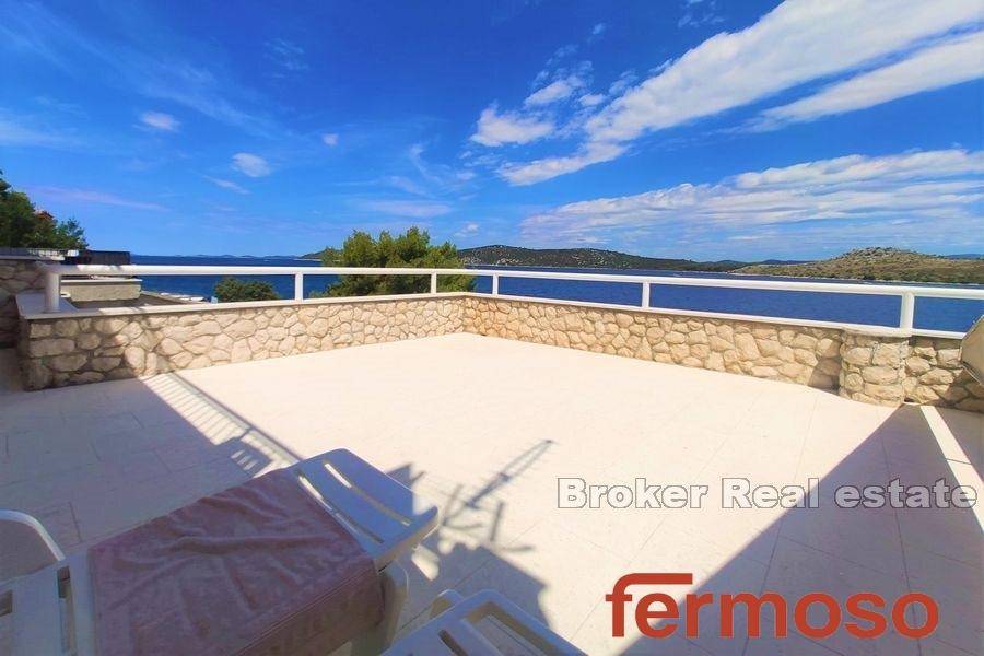 2040-23-002-2040-23-Sibenik-house-first-row-to-the-sea-for-sale