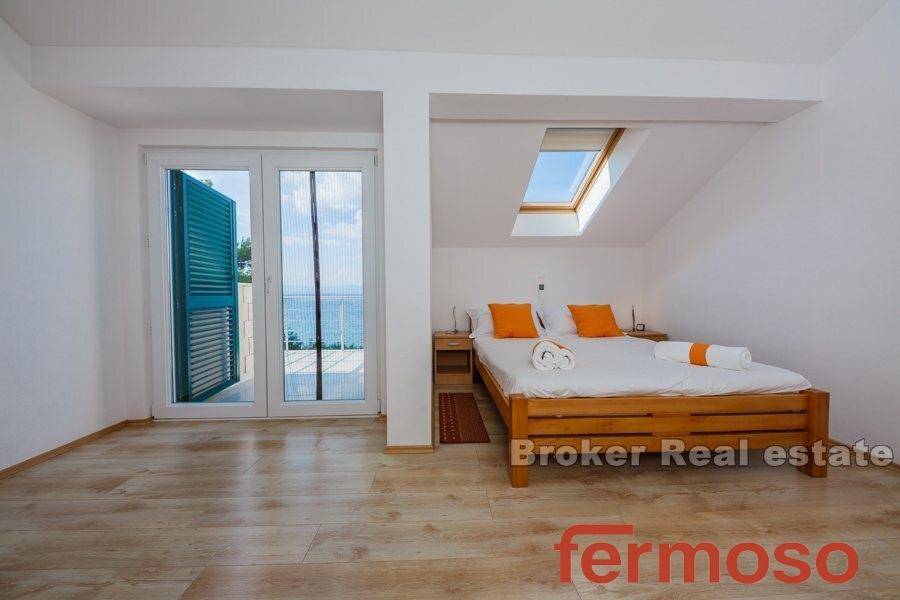 2011-50-011-2011-50-Brac-villa-seafront-for-sale